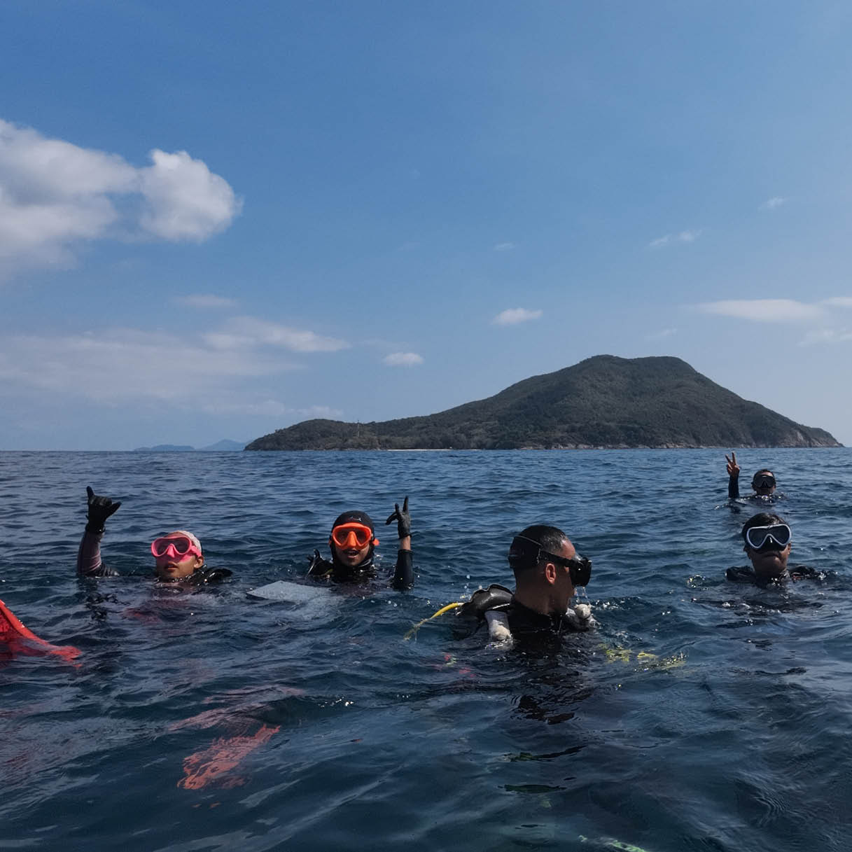 Students from Universiti Malaysia Terengganu with volunteers from the National University of Singapore and the Sarawak Forestry Corporation deploying Autonomous Reef Monitoring Structures (ARMS) in Pulau Bidong, Malaysia, in April 2026.